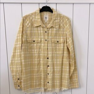 Billabong Women’s Shirt. Western shirt. Vintage vibes. Yellow. Frayed bottom.